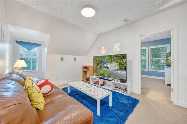1211 Pats DR, Moneta, VA 24121