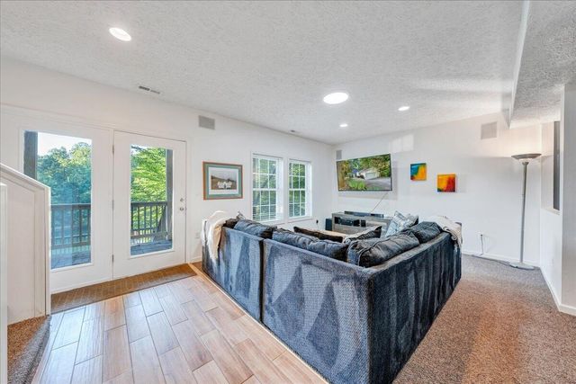 1211 Pats DR, Moneta, VA 24121