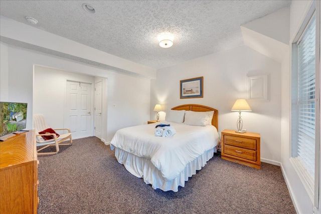 1211 Pats DR, Moneta, VA 24121