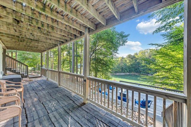 1211 Pats DR, Moneta, VA 24121