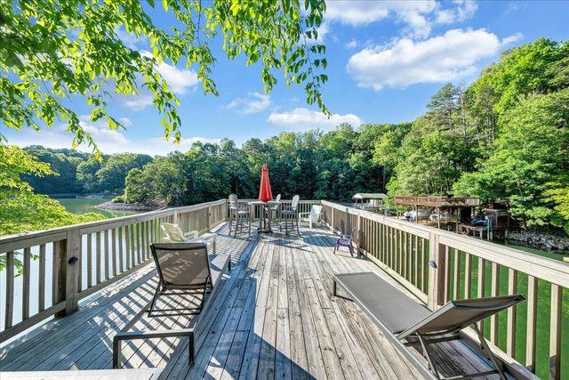 1211 Pats DR, Moneta, VA 24121
