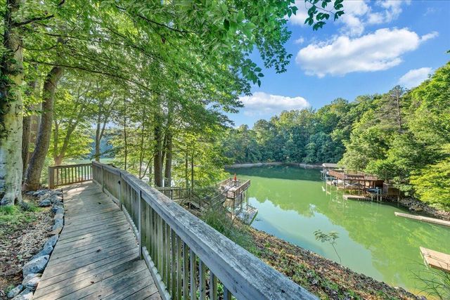 1211 Pats DR, Moneta, VA 24121