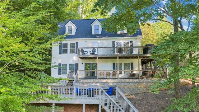 1211 Pats DR, Moneta, VA 24121