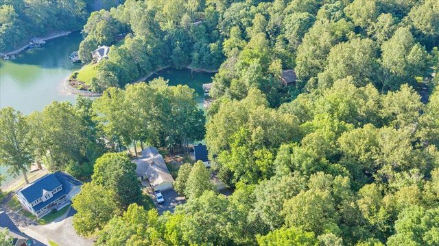 1211 Pats DR, Moneta, VA 24121