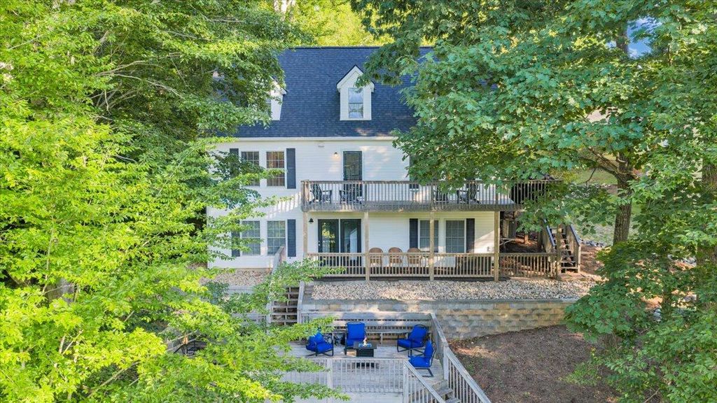 1211 Pats DR, Moneta, VA 24121