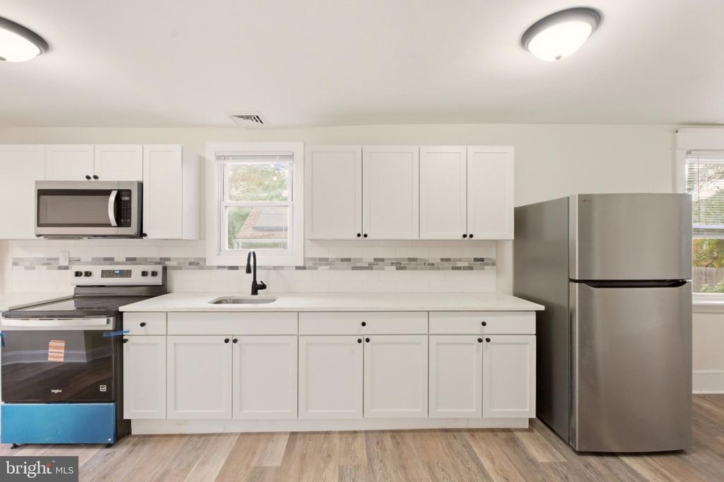 542 BERLIN RD, Clementon, NJ 08021 — photo 2