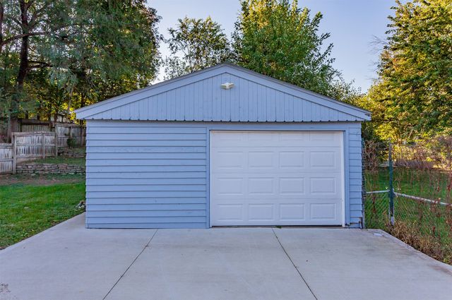 3253 Dubuque Avenue, Des Moines, IA 50317