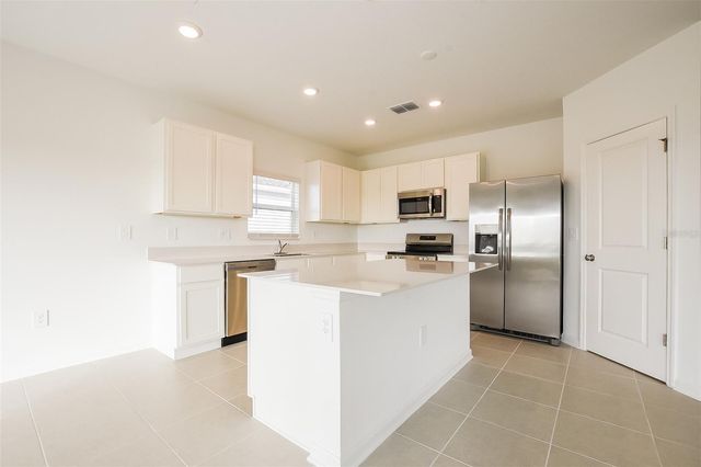 406 PUMA LOOP, Groveland, FL 34736