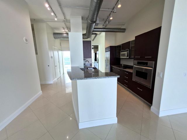 3029 NE 188th Street 805, Aventura, FL 33180