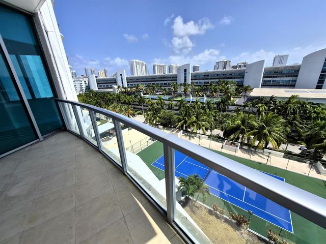 3029 NE 188th Street 805, Aventura, FL 33180