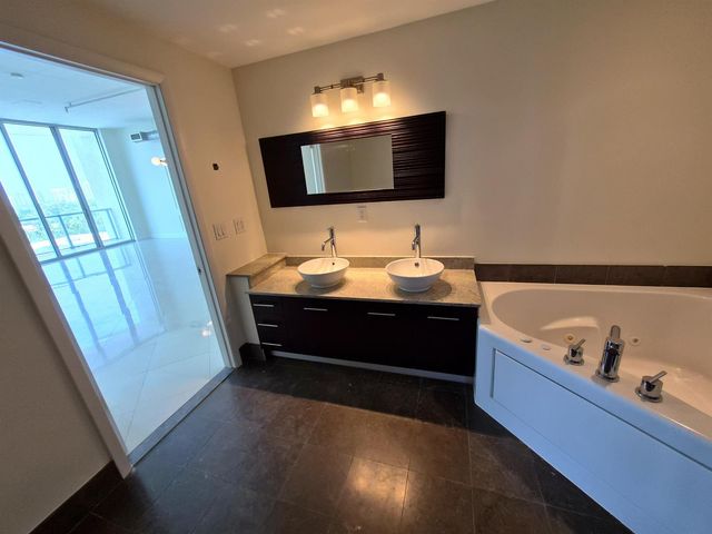 3029 NE 188th Street 805, Aventura, FL 33180