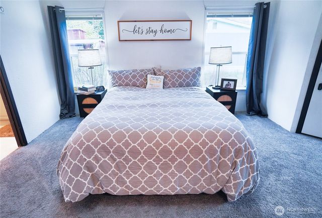 11344 6th Avenue SE, Olympia, WA 98513