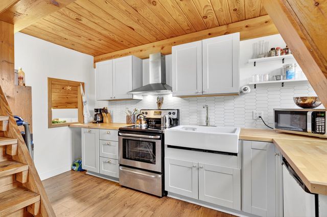 16996 E 524 Road, Stockton, MO 65785