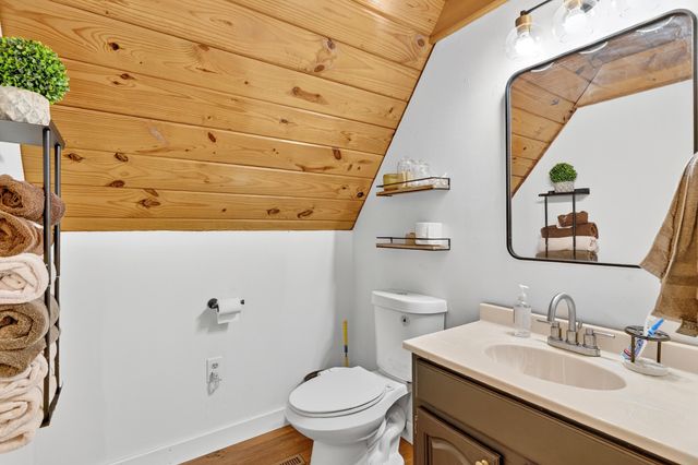 16996 E 524 Road, Stockton, MO 65785