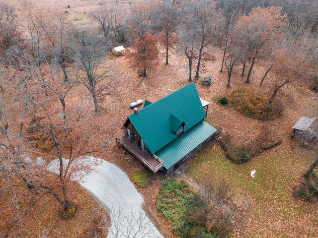 16996 E 524 Road, Stockton, MO 65785