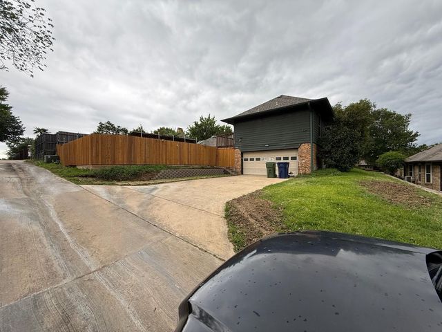 2918 Apple Valley Drive, Garland, TX 75043