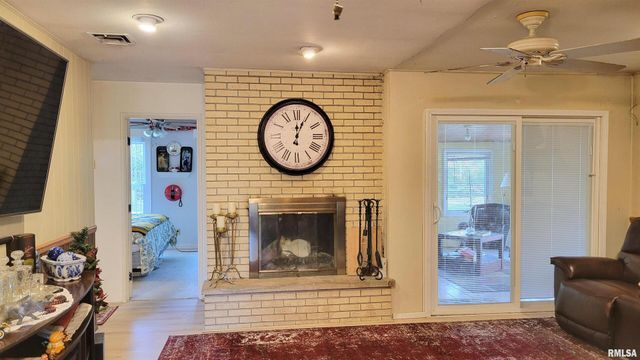 202 Westernaire Drive, Marion, IL 62959