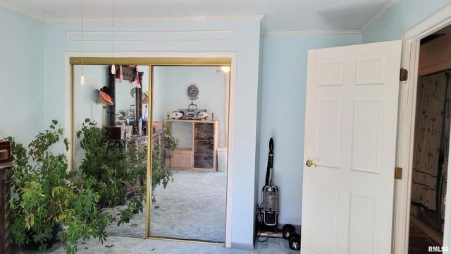 202 Westernaire Drive, Marion, IL 62959