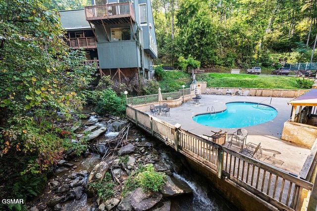 1435 Wiley Oakley Drive, Gatlinburg, TN 37738