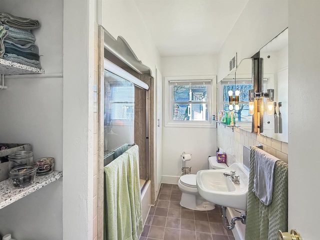 613 N SAWYER STREET, Oshkosh, WI 54902