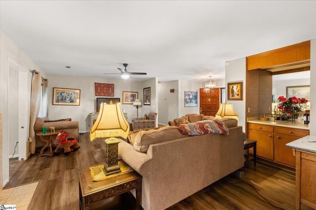 3 Fox Ridge Point, Taylors, SC 29687