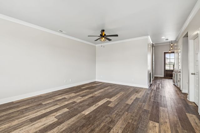 2701 Rushmore Dr, Chapel Hill, TN 37034