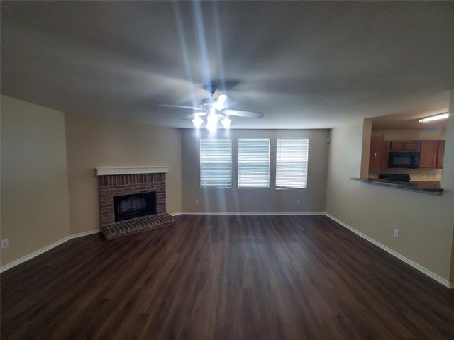 2512 Comstock Lane, Mesquite, TX 75181