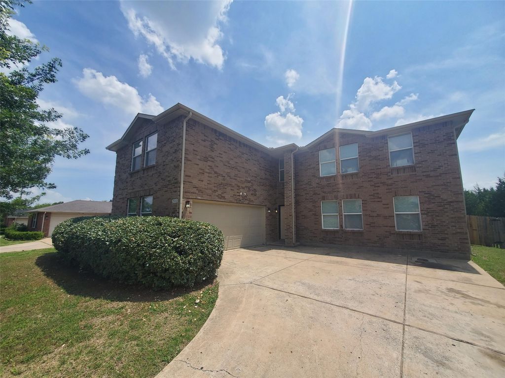 2512 Comstock Lane, Mesquite, TX 75181
