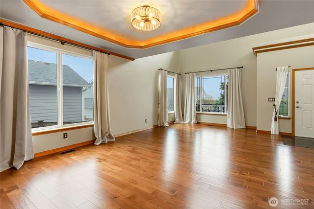 8212 72nd Avenue E, Puyallup, WA 98371