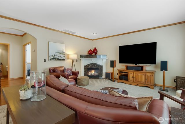 8212 72nd Avenue E, Puyallup, WA 98371