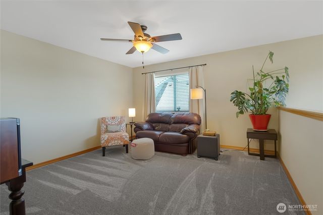 8212 72nd Avenue E, Puyallup, WA 98371