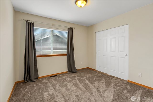 8212 72nd Avenue E, Puyallup, WA 98371