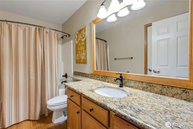 8212 72nd Avenue E, Puyallup, WA 98371