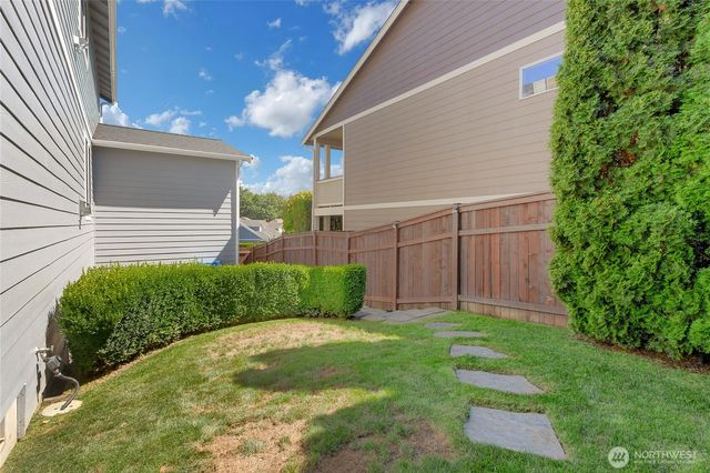 8212 72nd Avenue E, Puyallup, WA 98371