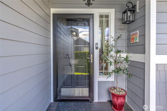 8212 72nd Avenue E, Puyallup, WA 98371