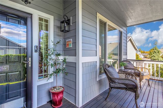 8212 72nd Avenue E, Puyallup, WA 98371