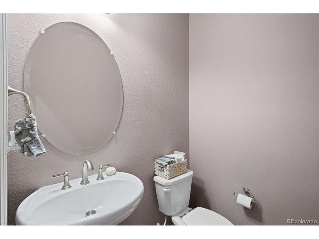 9077 E Phillips Ln, Centennial, CO 80112