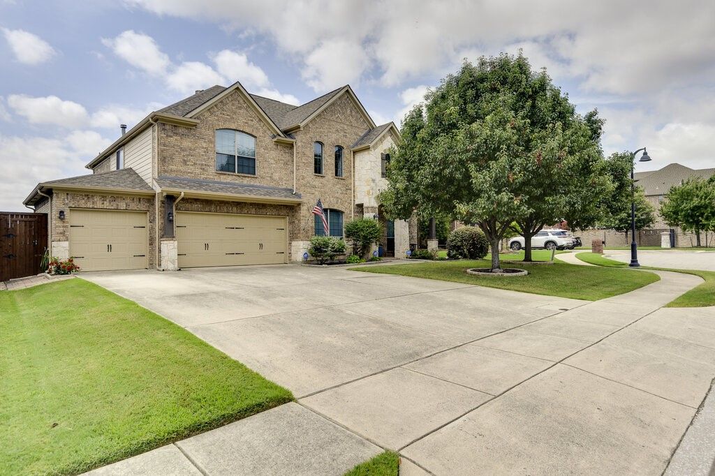 1202 Newcastle Street, Roanoke, TX 76262