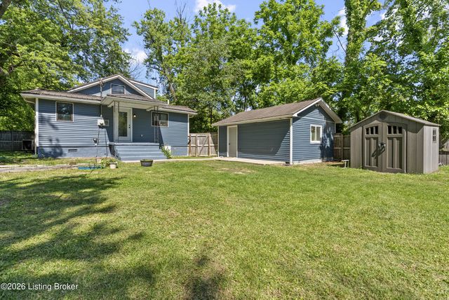 247 Walnut St, Lebanon Junction, KY 40150