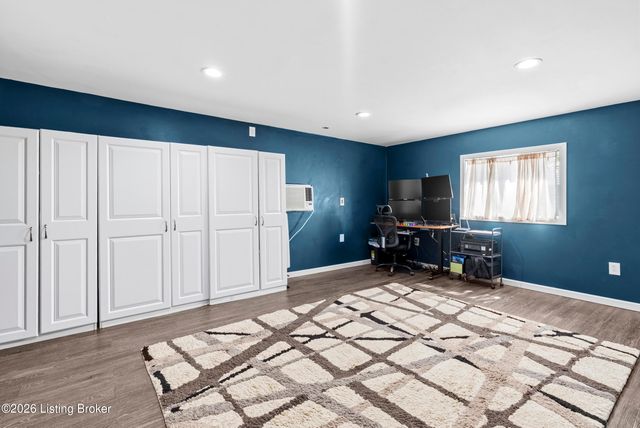 247 Walnut St, Lebanon Junction, KY 40150