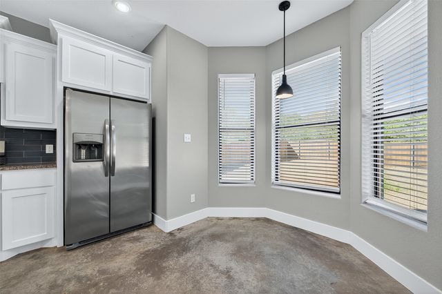 1425 S 7th Avenue, Denison, TX 75021