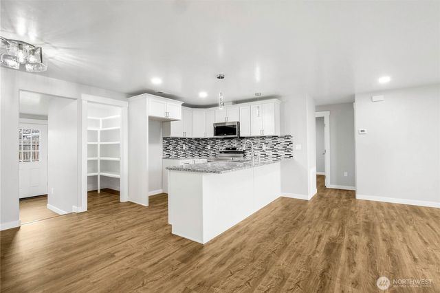 3120 W Lakeside Drive, Moses Lake, WA 98837