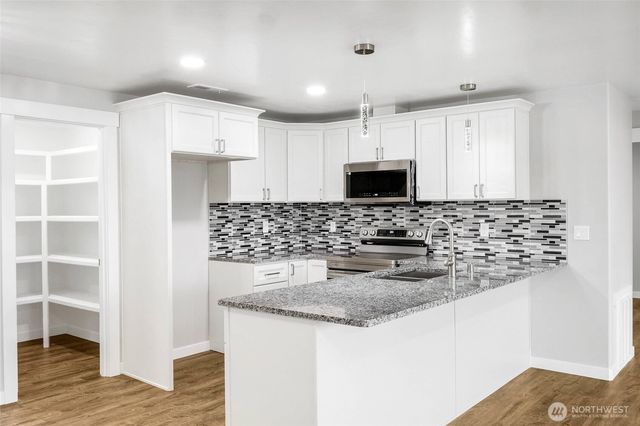 3120 W Lakeside Drive, Moses Lake, WA 98837