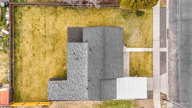 3120 W Lakeside Drive, Moses Lake, WA 98837