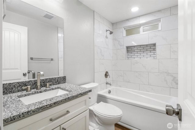 3120 W Lakeside Drive, Moses Lake, WA 98837