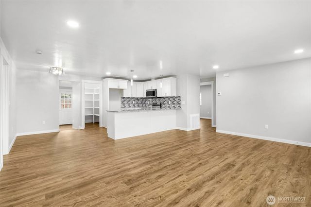 3120 W Lakeside Drive, Moses Lake, WA 98837