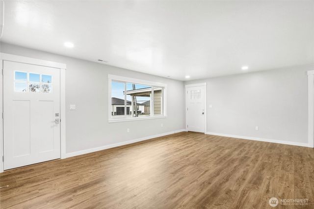 3120 W Lakeside Drive, Moses Lake, WA 98837