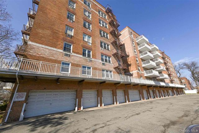 86-11 151st Avenue 2J, Howard Beach, NY 11414