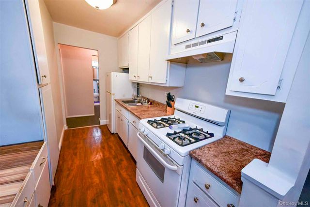 86-11 151st Avenue 2J, Howard Beach, NY 11414