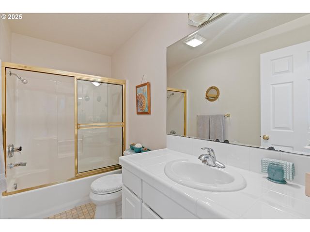 2865 Nw NEPTUNE Ave, Lincoln City, OR 97367